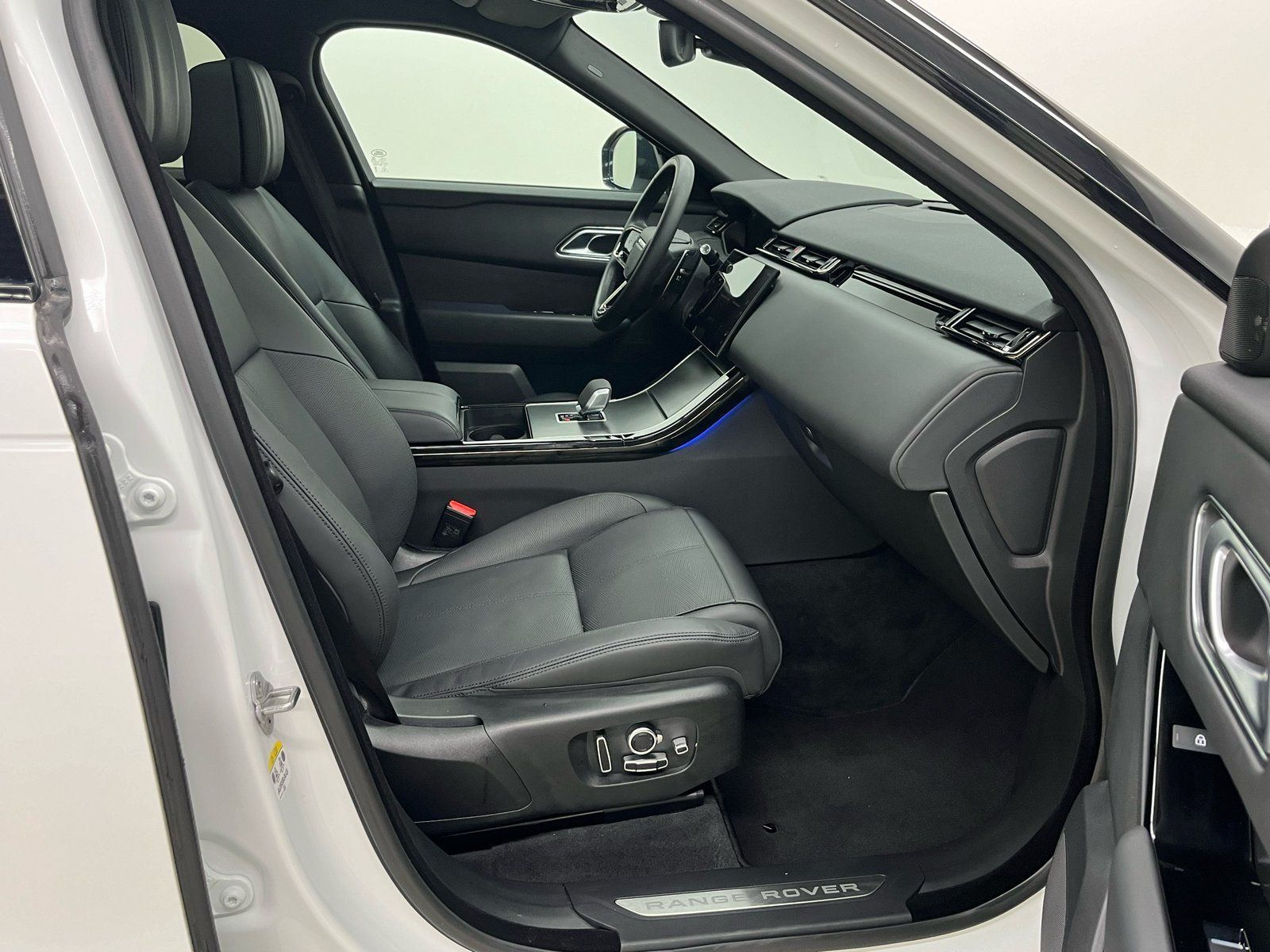 Range Rover Velar D300 Dynamic HSE - Samsaru's Car Outlet