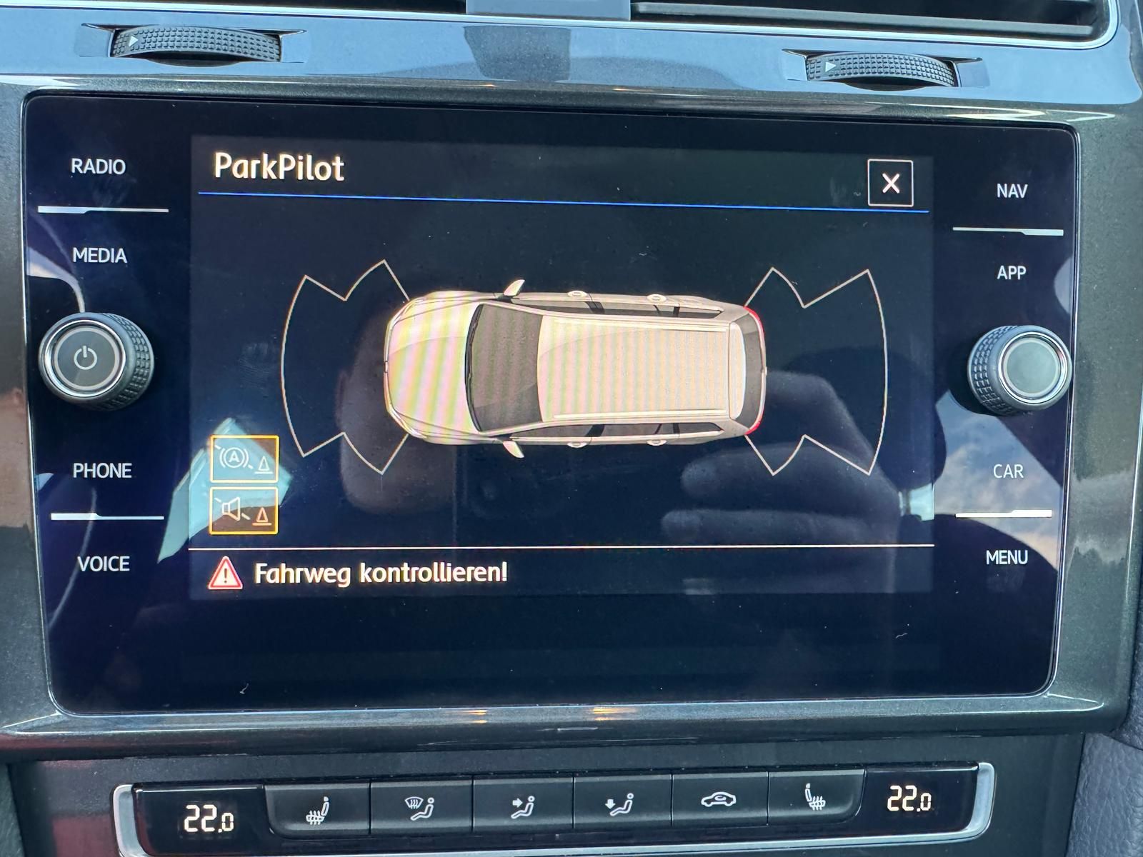 Volkswagen Golf VII Variant 2.0 TDI Comfortline - Samsaru's Car Outlet