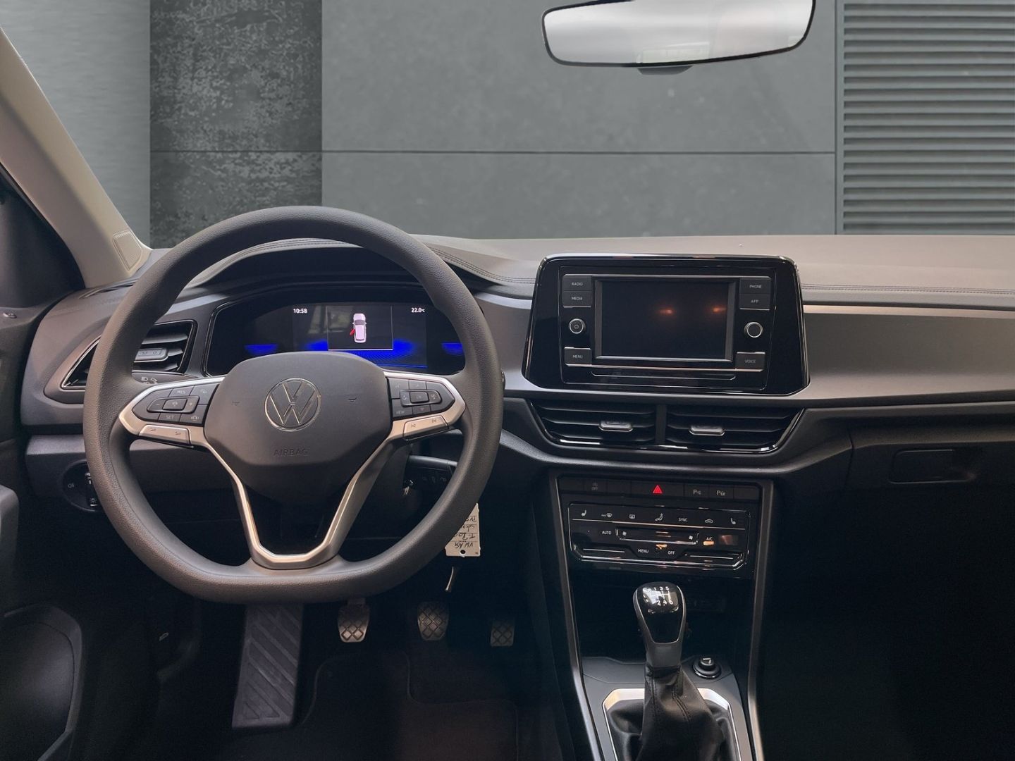 Volkswagen T-Roc 1.0 TSI - Samsaru's Car Outlet
