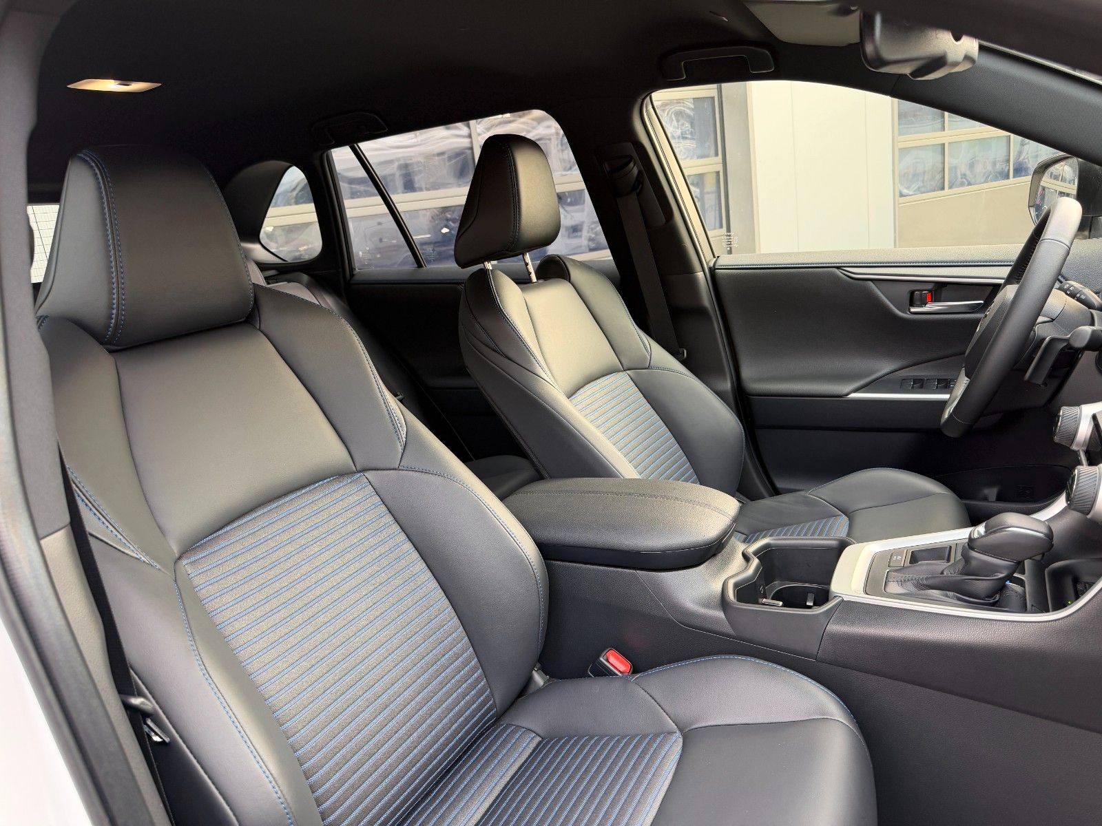 Toyota RAV 4 2.5 Hybrid 4x2 Style VOLL JBL+360°+LEDER