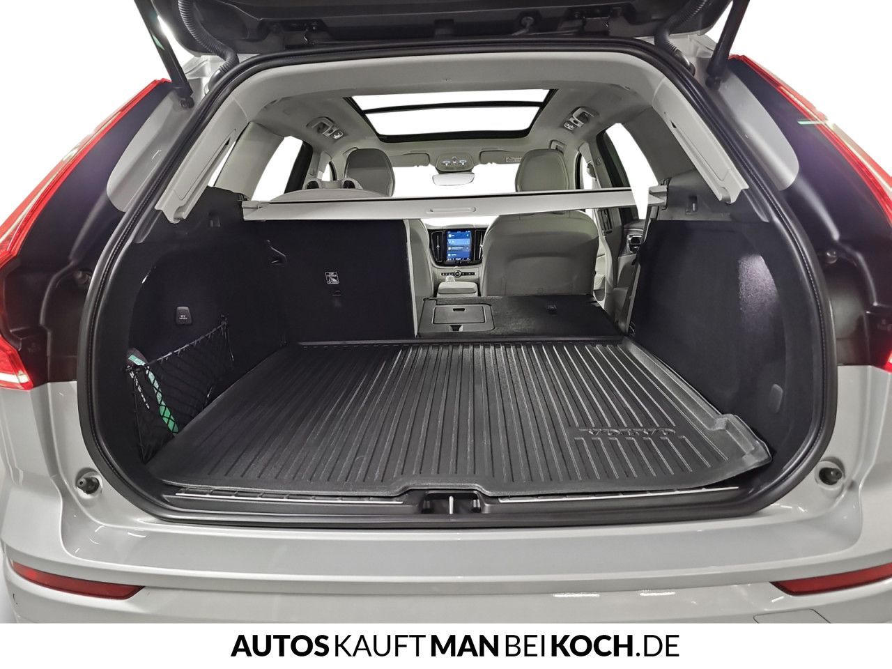 Volvo XC60 T6 AWD Inscription - Samsaru's Car Outlet