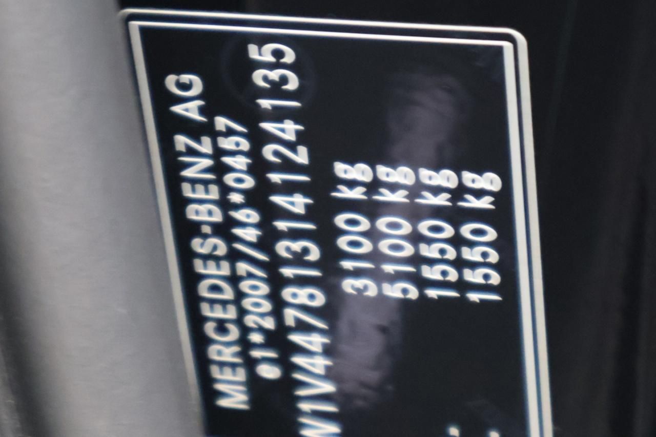Mercedes-Benz V 250 d Avantgarde Lang AMG - Samsaru's Car Outlet