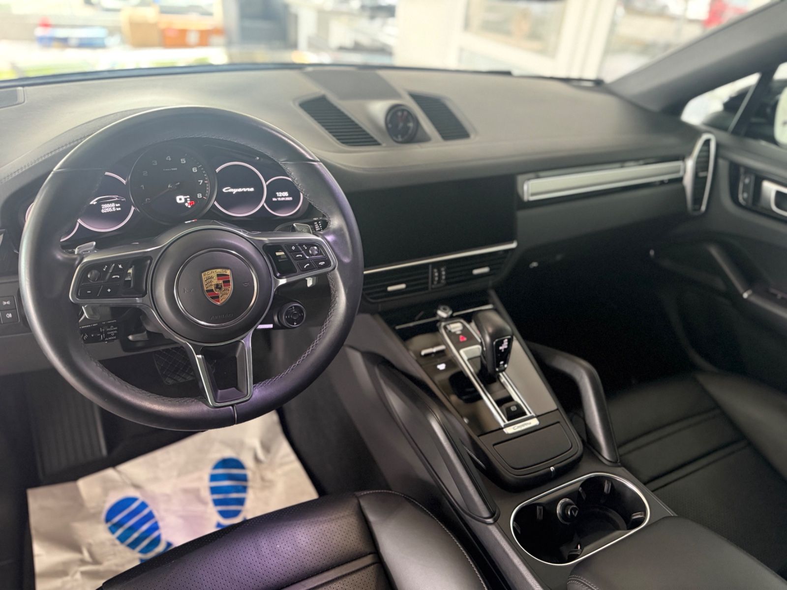 Porsche Cayenne Coupe Platinum Edition 1.Hand Approved