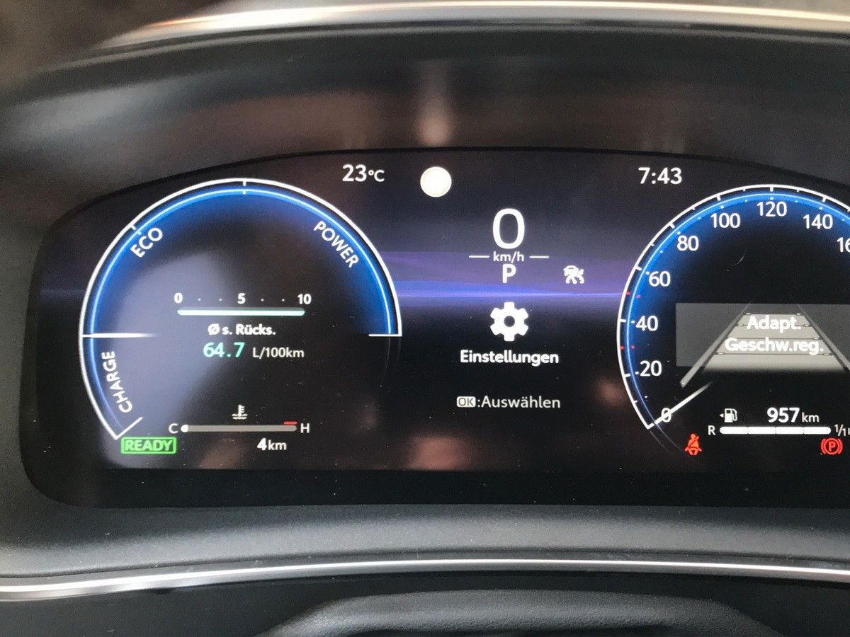Toyota Corolla 1.8 Hybrid - Samsaru's Car Outlet
