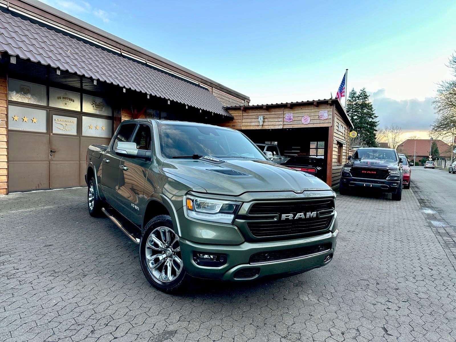 Dodge LARAMIE*5.7*LPG*AHK*NAVI*PDC*RAMBOX*GARANTIE*