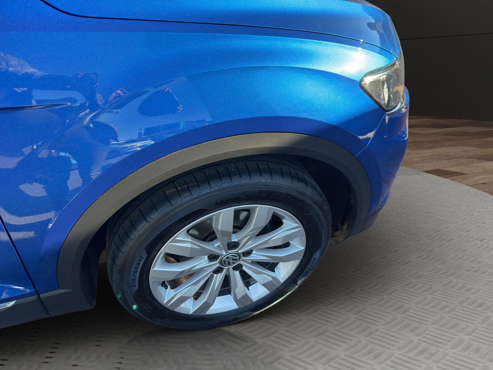 Volkswagen T-Roc 1.5 TSI Sport - Samsaru's Car Outlet