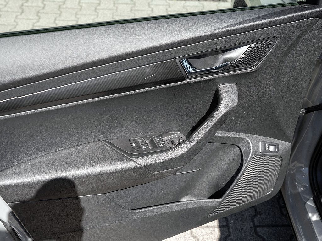 Skoda Karoq 2.0 TSI Sportline 4x4 AHK KAM MATRIX ACC