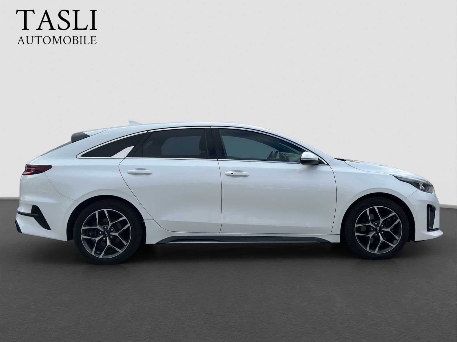 Kia ProCeed GT-Line - Samsaru's Car Outlet