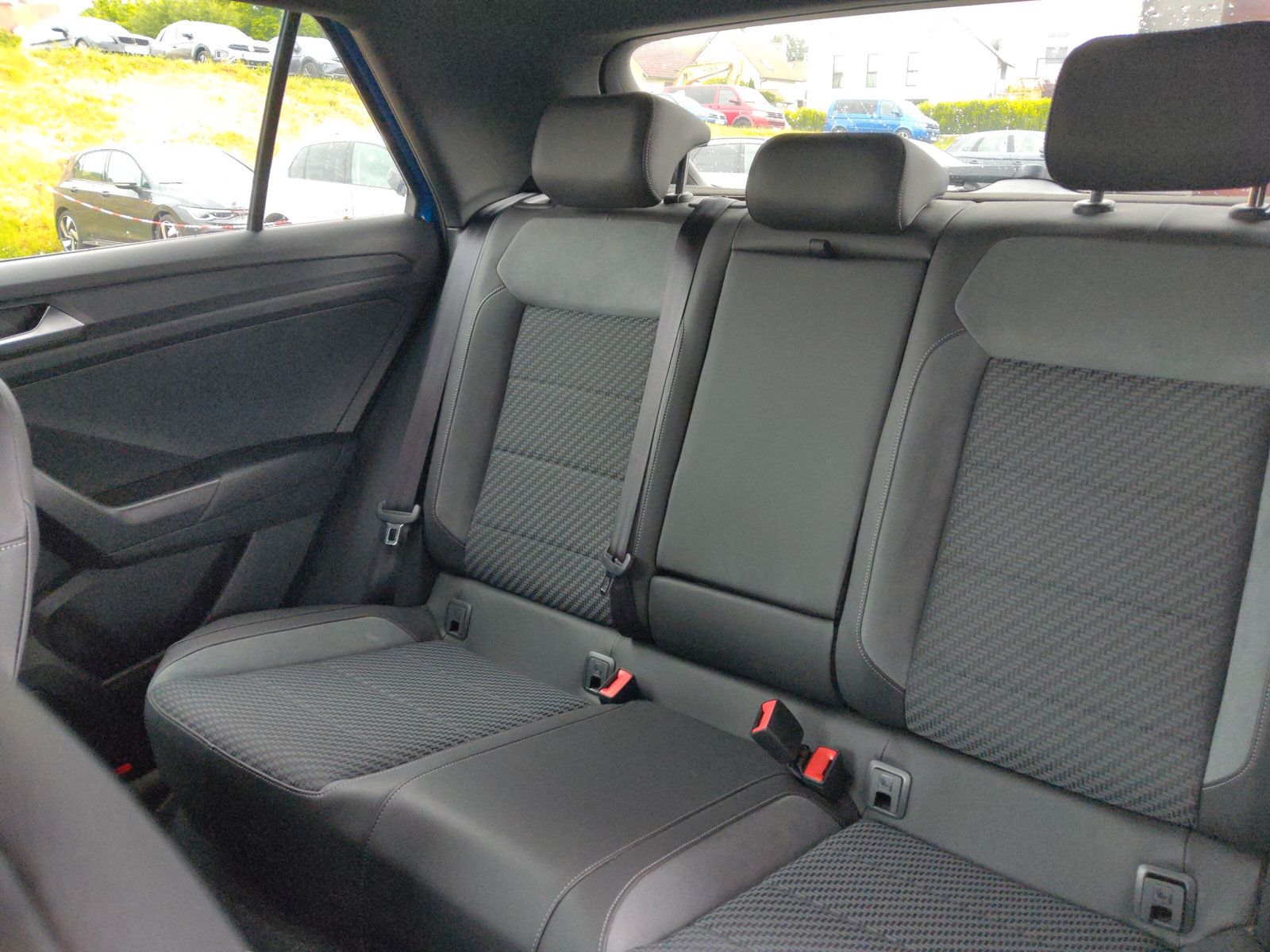 Volkswagen T-Roc R-Line 2.0 TSI 4x4 - Samsaru's Car Outlet