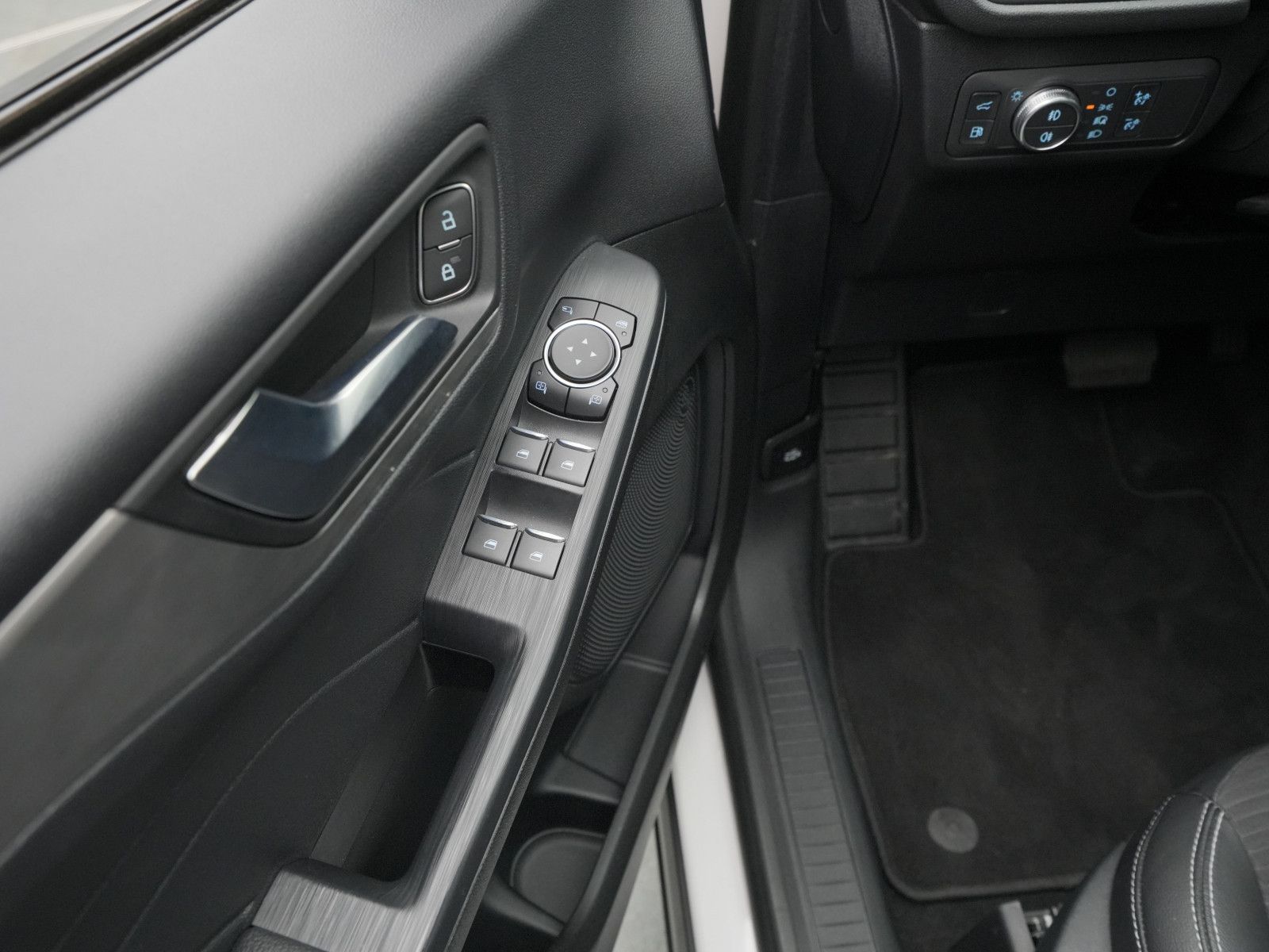 Ford Kuga Titanium X 225PS Plug-in-Hybrid Aut. - Samsaru's Car Outlet