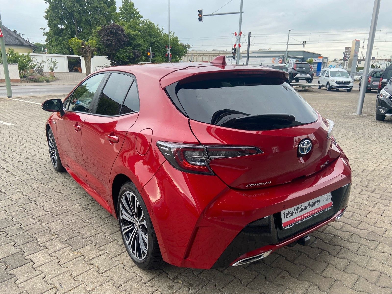 Toyota Corolla 2.0 Hybrid - Samsaru's Car Outlet