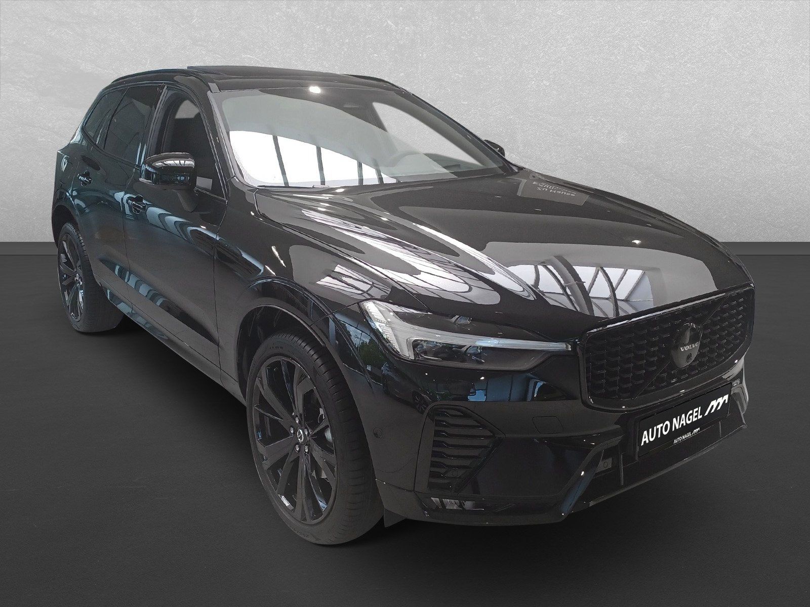 Volvo XC60 B5 Benzin AWD BLACK EDITION + AHK