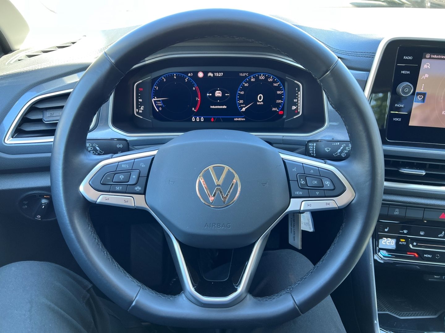 Volkswagen T-Roc 1.0 TSI Style - Samsaru's Car Outlet
