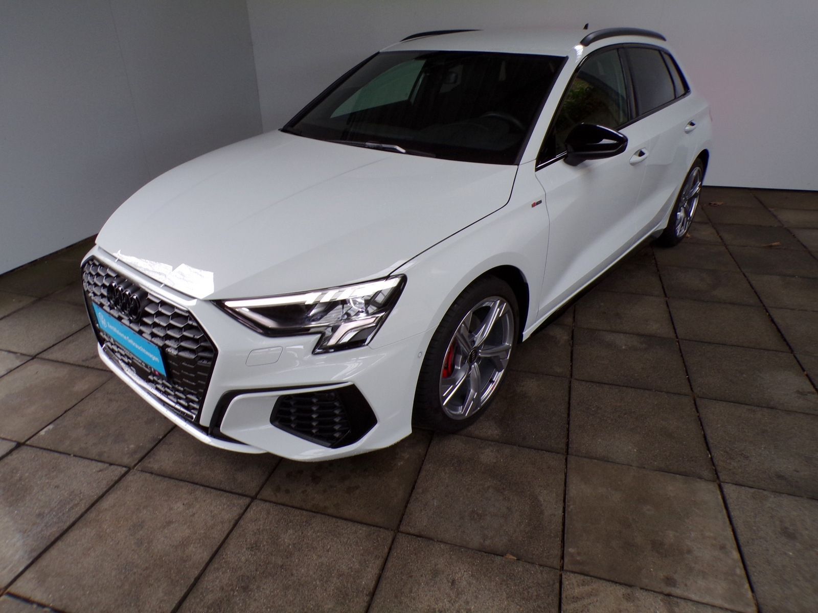 Audi A3 SPORTBACK 35 TFSI S-Line - Samsaru's Car Outlet