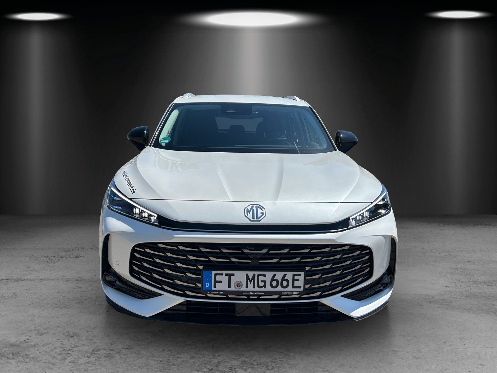 MG HS Luxury PHEV AT