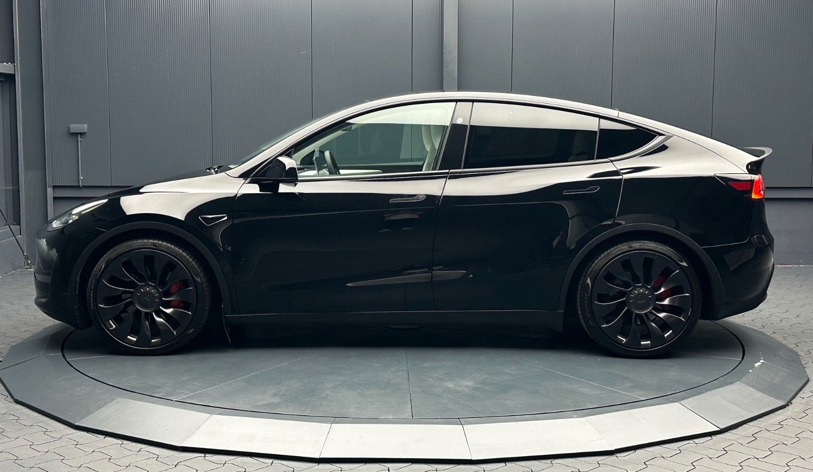 Tesla Model Y Performance Dual AWD*LEDER/Weiss*21Zoll*