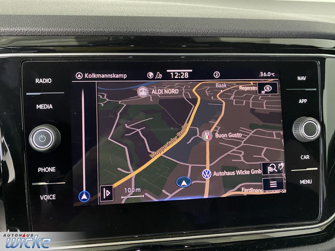 Volkswagen T-Roc 1.5 TSI Style - Samsaru's Car Outlet