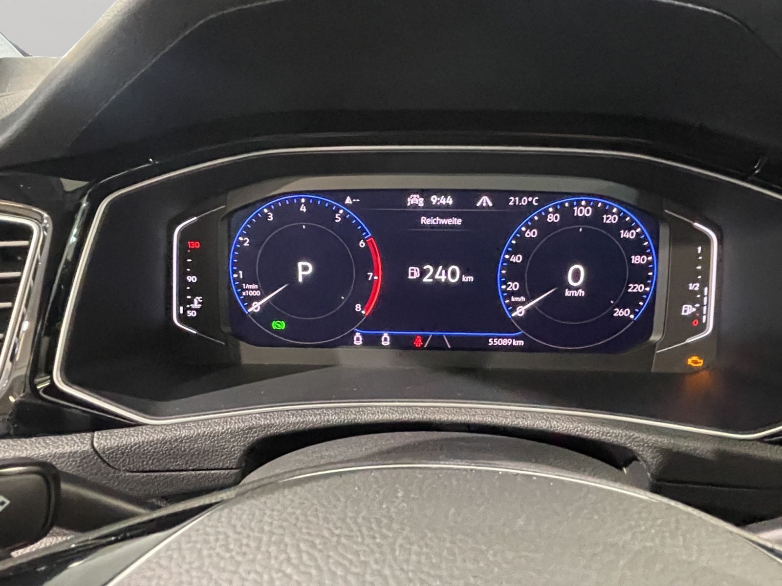 Volkswagen T-Roc R-Line 1.5 l TSI - Samsaru's Car Outlet
