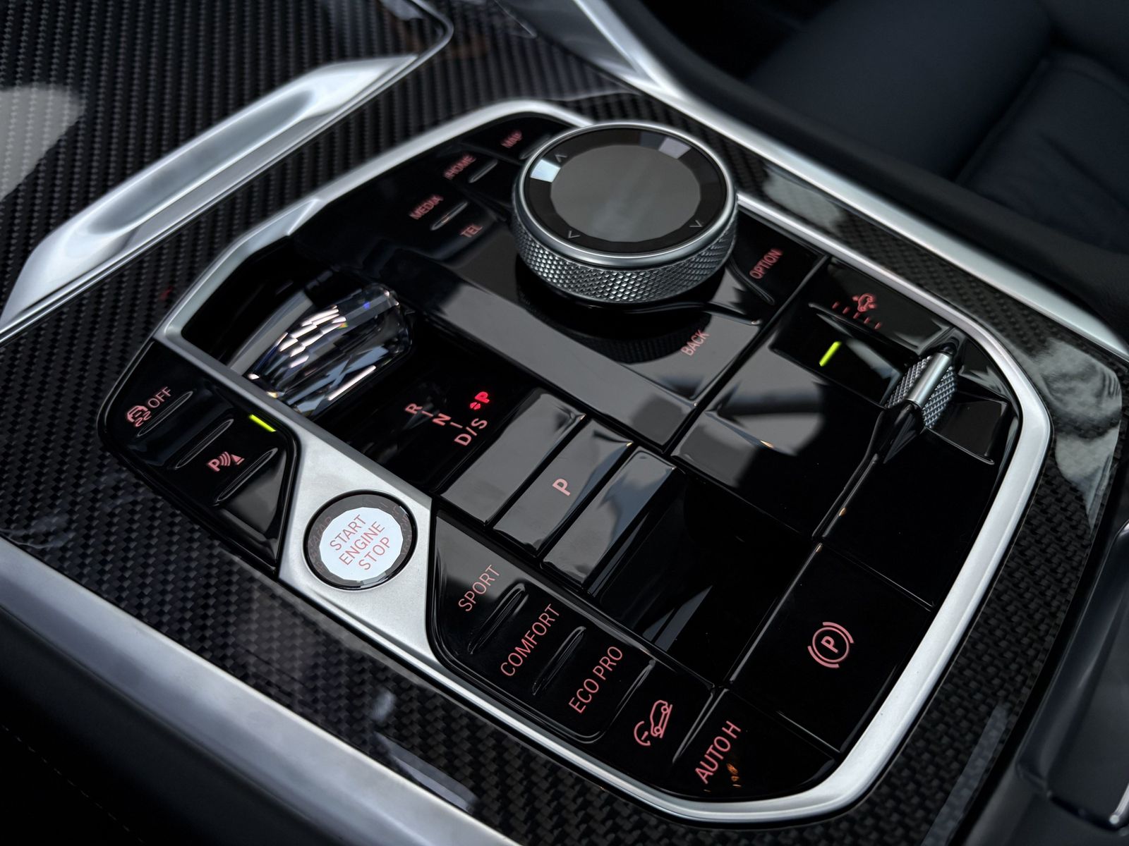 BMW X6 xDrive40d MSport PANO AHK DA PROF PA PROF 22"