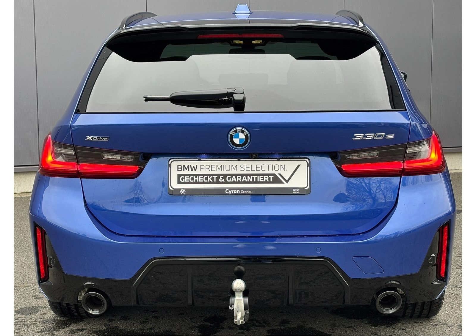 BMW 330e xDrive Touring