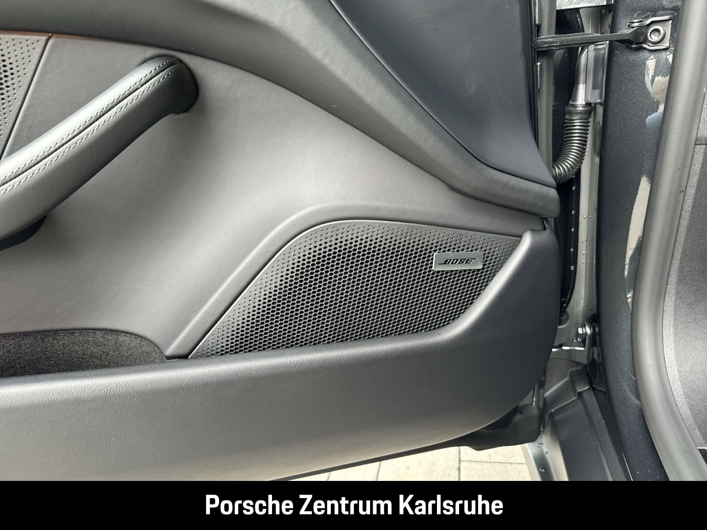 Porsche Taycan 4 Cross Turismo Offroad HA-Lenkung InnoDr