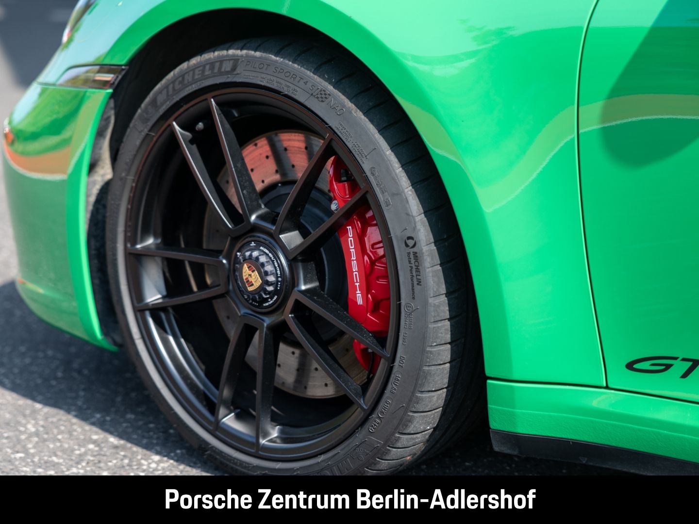 Porsche 992 911 Targa 4 GTS BOSE Sportabgasanlage LED