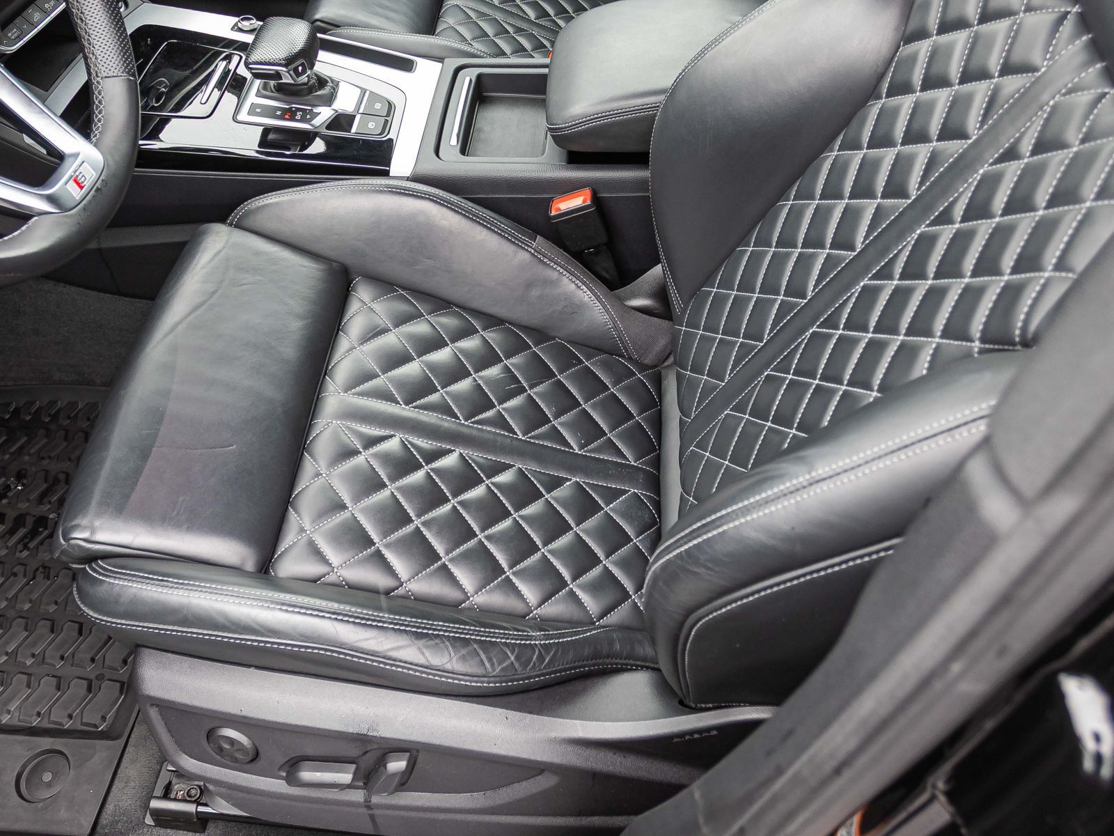 Audi Q5 S line 55TFSI e qu Navi LED Luftfederung AHK