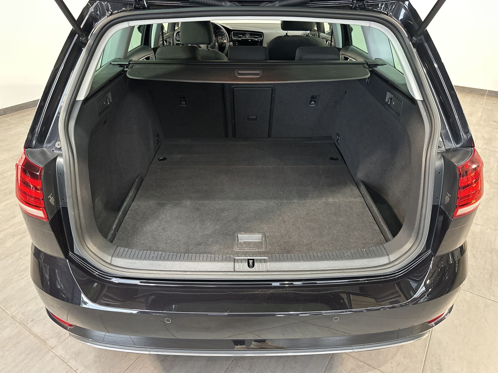 Volkswagen Golf Variant 2.0 TDI DSG United - Samsaru's Car Outlet