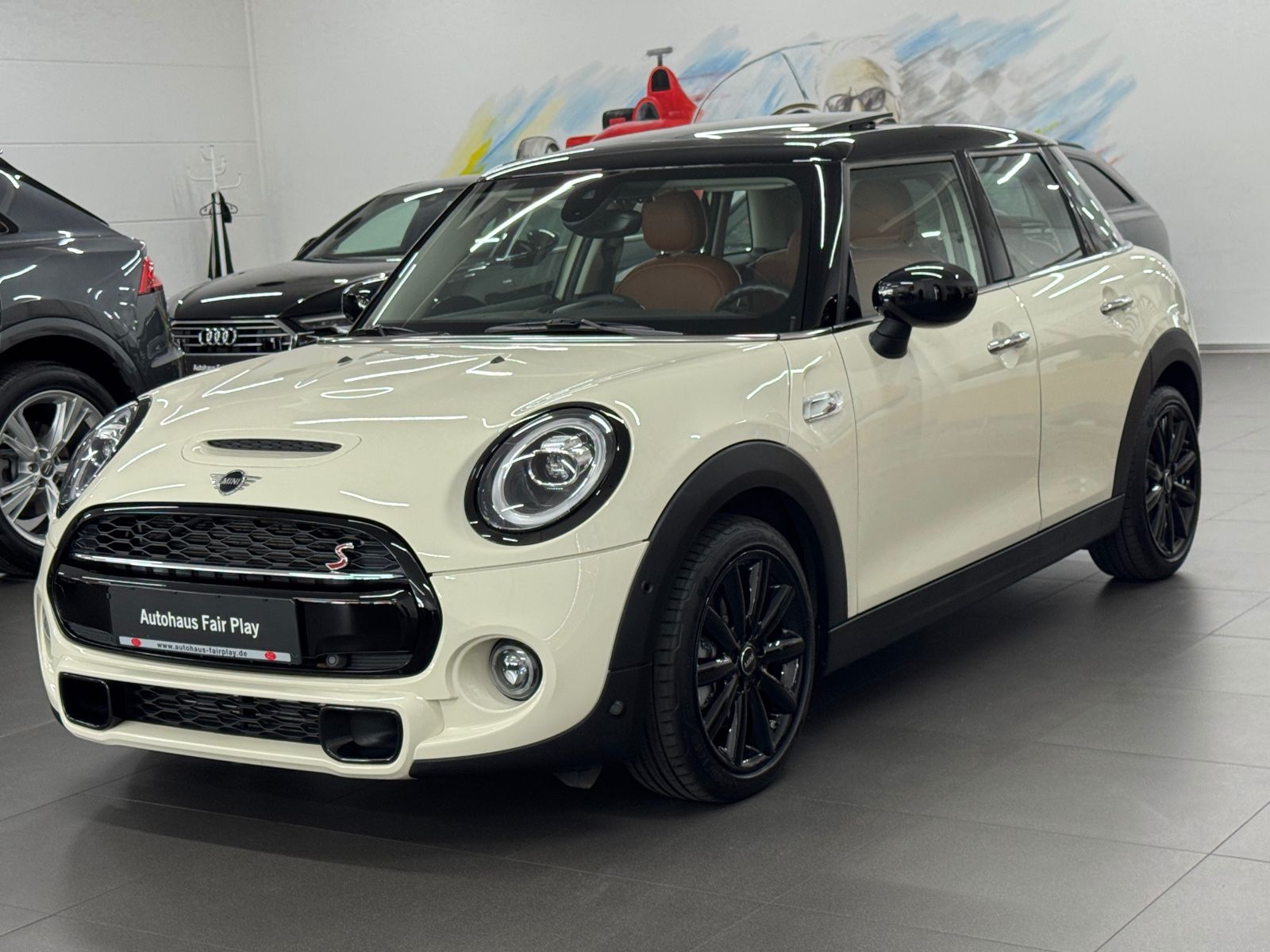 MINI Cooper S Aut. - Samsaru's Car Outlet