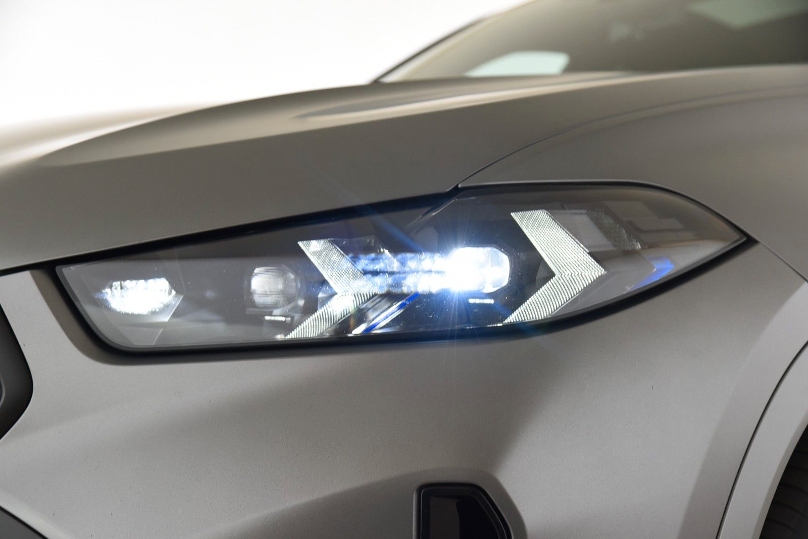 BMW X6 xDrive30d M Sport Pro HUD AHK Pano LED H&K