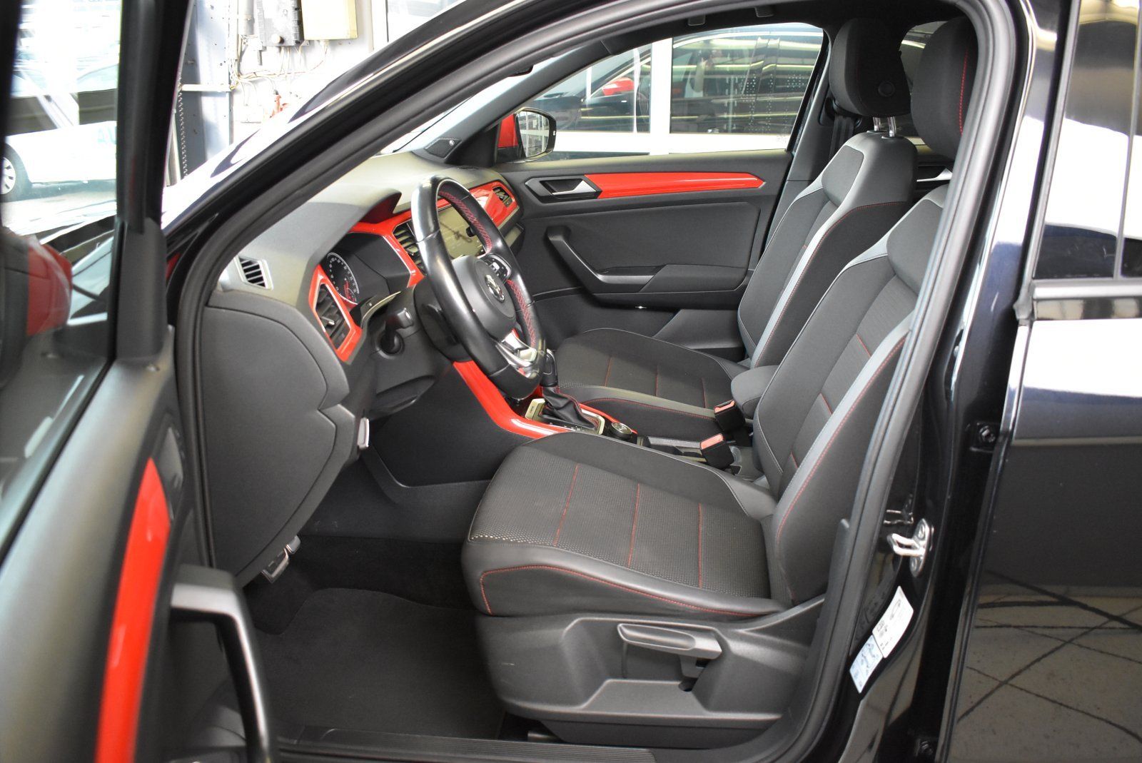 Volkswagen T-Roc 2.0 TSI Sport 4Motion - Samsaru's Car Outlet