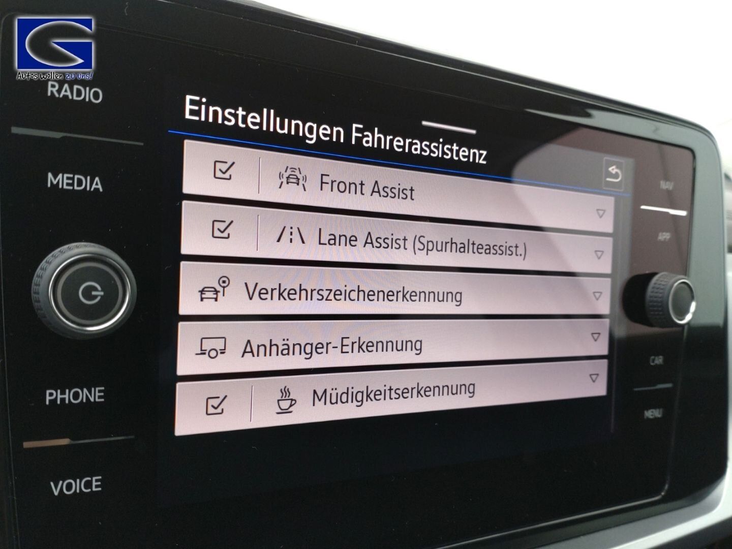Volkswagen T-Roc 1.5 TSI Life DSG - Samsaru's Car Outlet