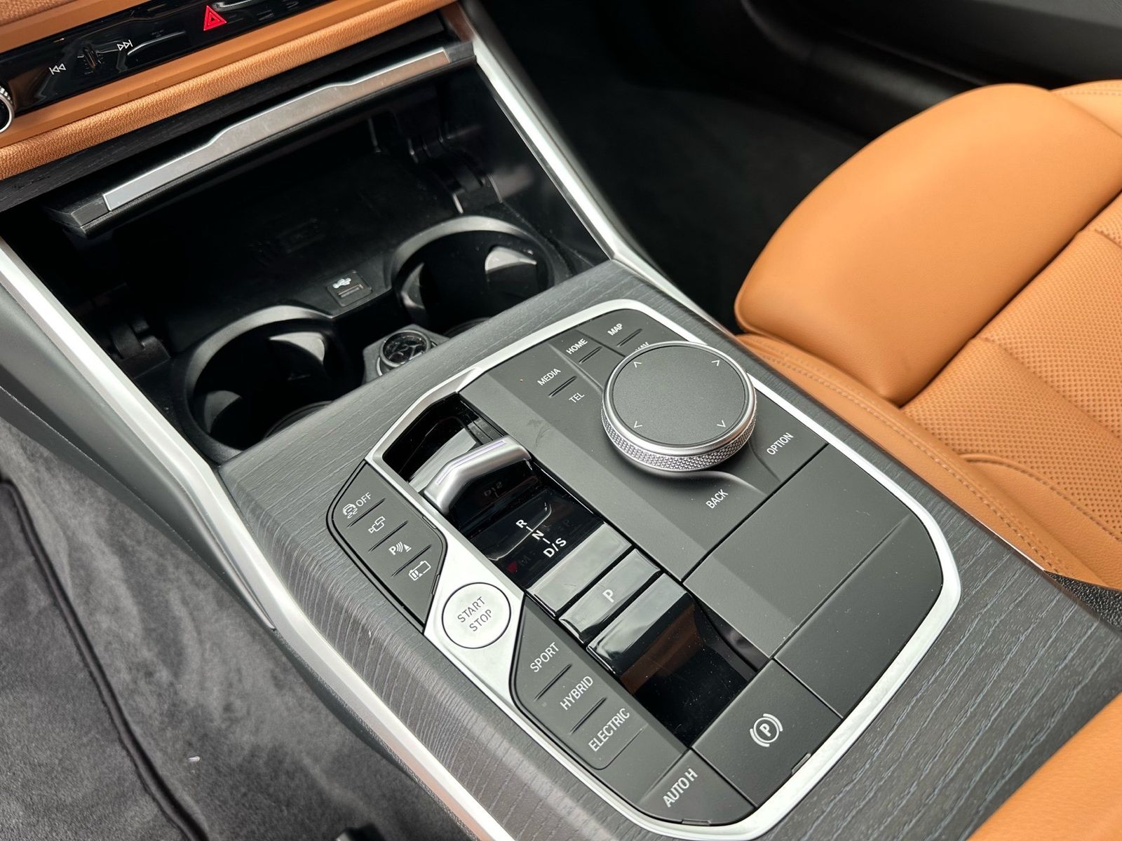 BMW 330e xDrive Touring M Sport Stop&Go Pano AHK 19"