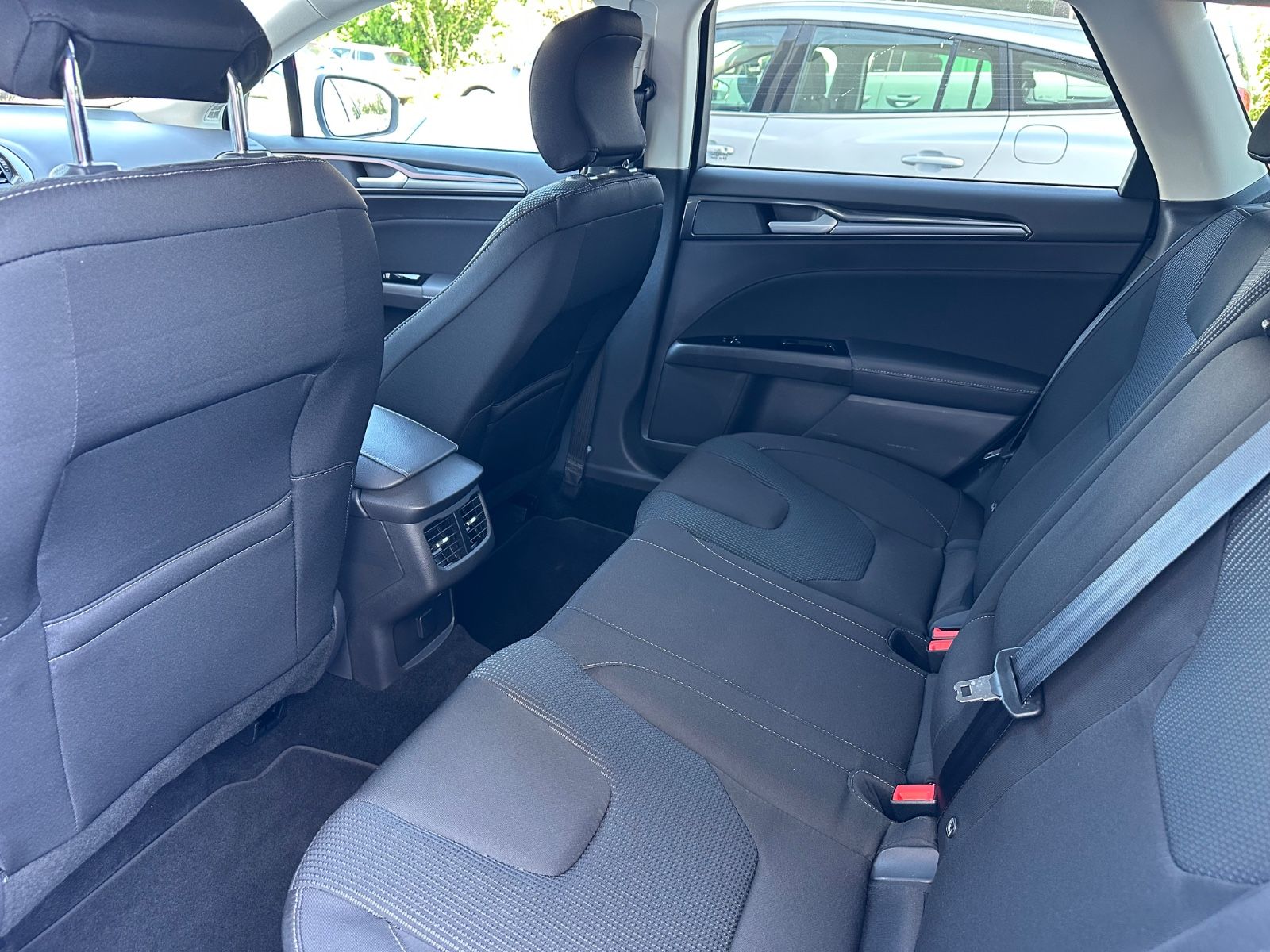 Ford Mondeo Turnier 2.0 ECOB Titanium - Samsaru's Car Outlet