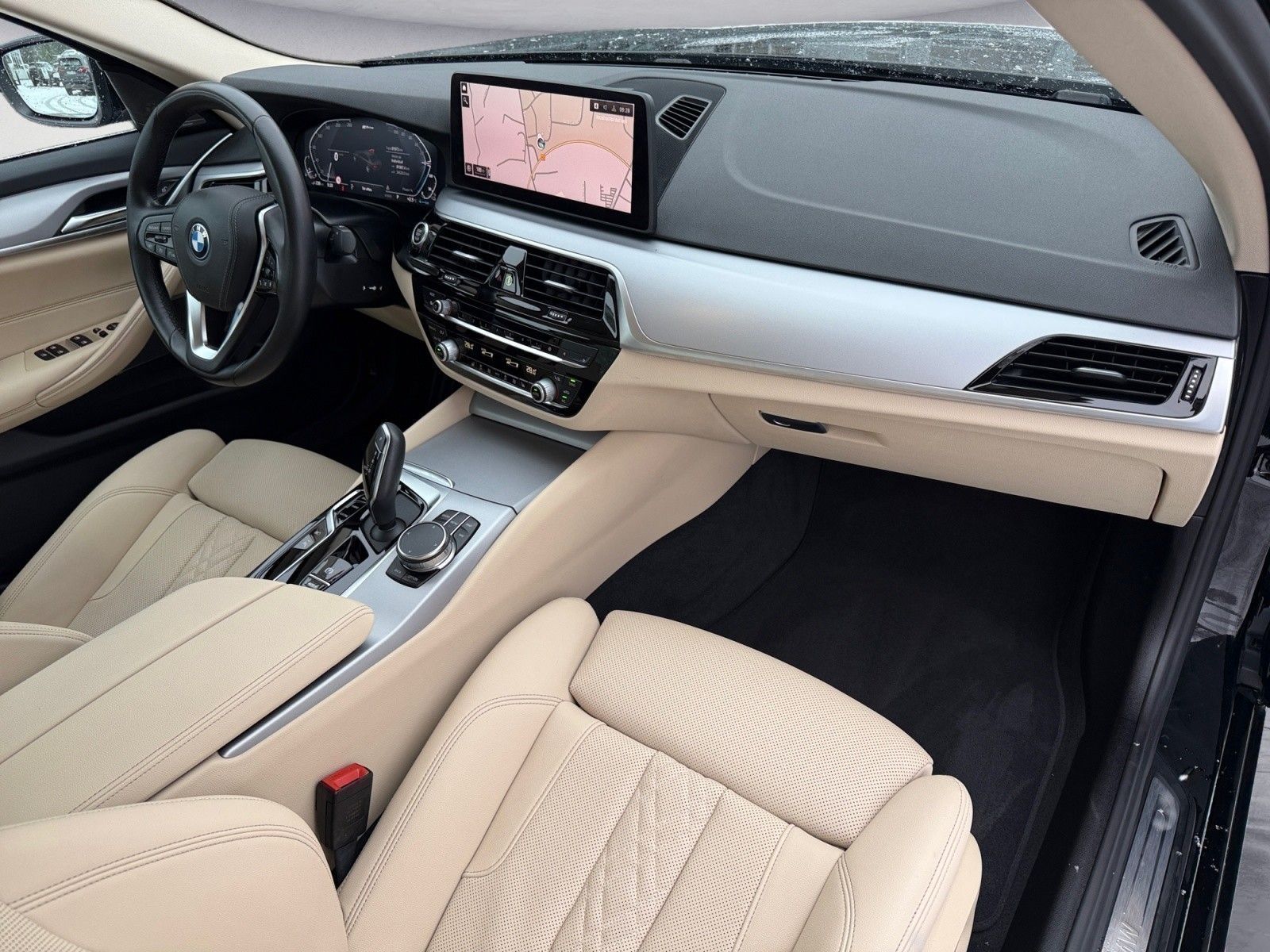 BMW 530e xDrive Navi Kima Leder PDC AHK Harman K. DA