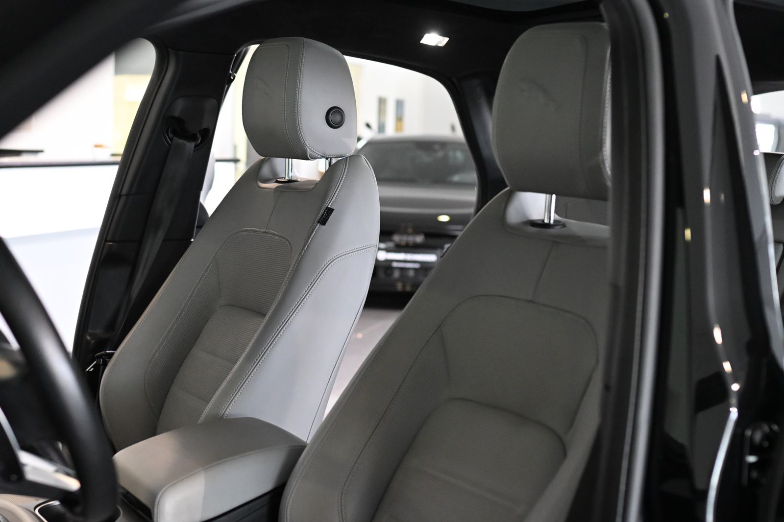 Jaguar E-PACE D200 R-Dynamic HSE AWD Pano ACC Leder 20"