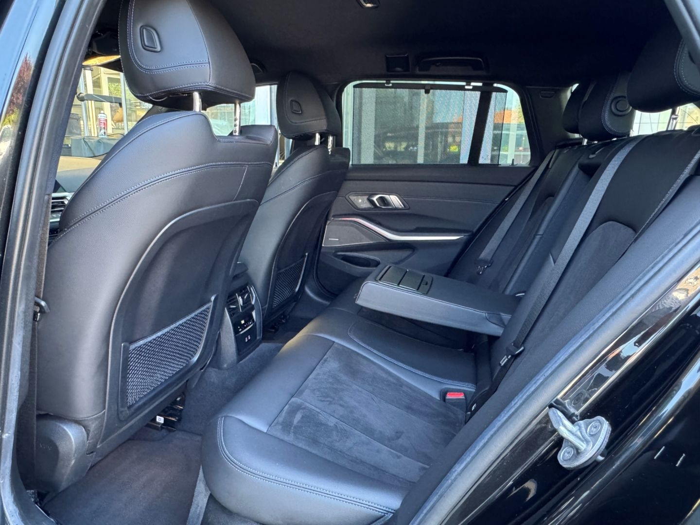 BMW 330 e Touring M SPORT - Samsaru's Car Outlet