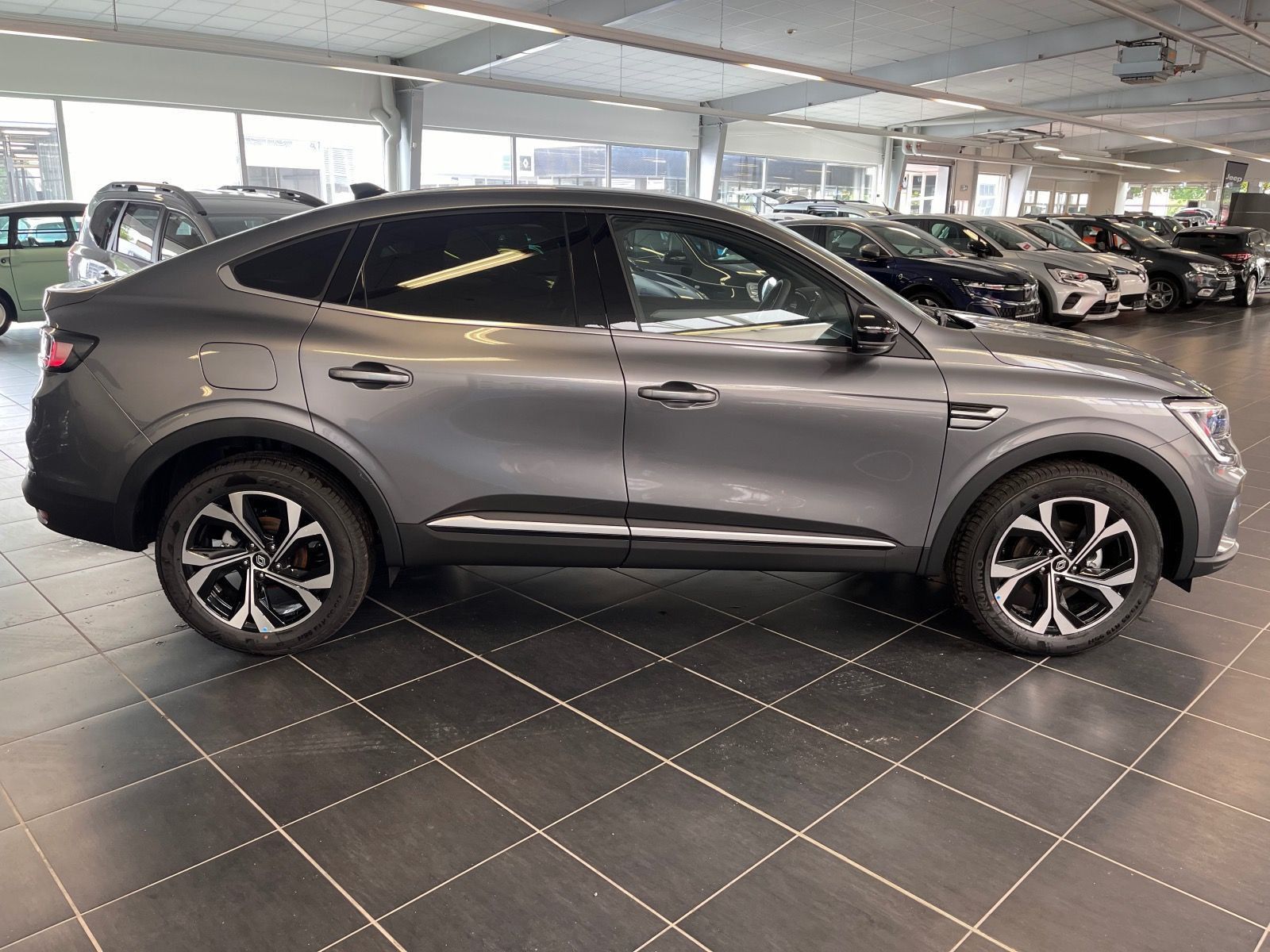 Renault Arkana Techno - Samsaru's Car Outlet
