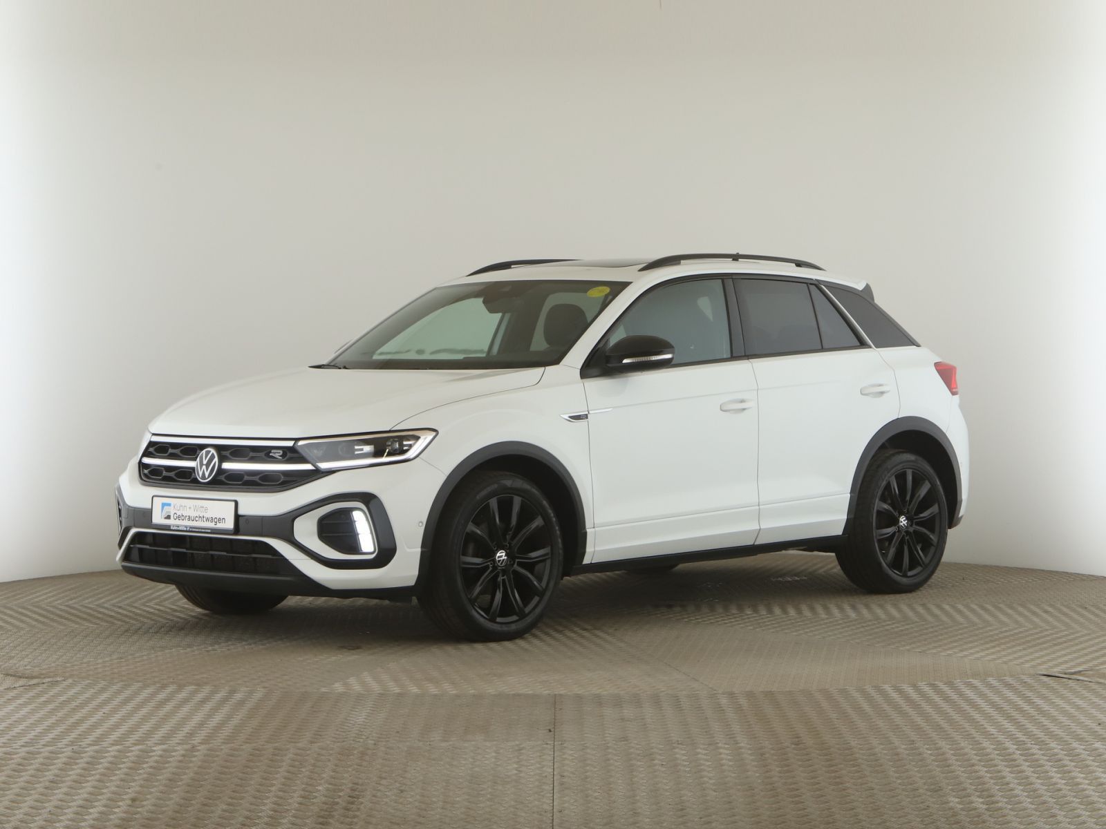 Volkswagen T-Roc 1.5 TSI R-Line - Samsaru's Car Outlet