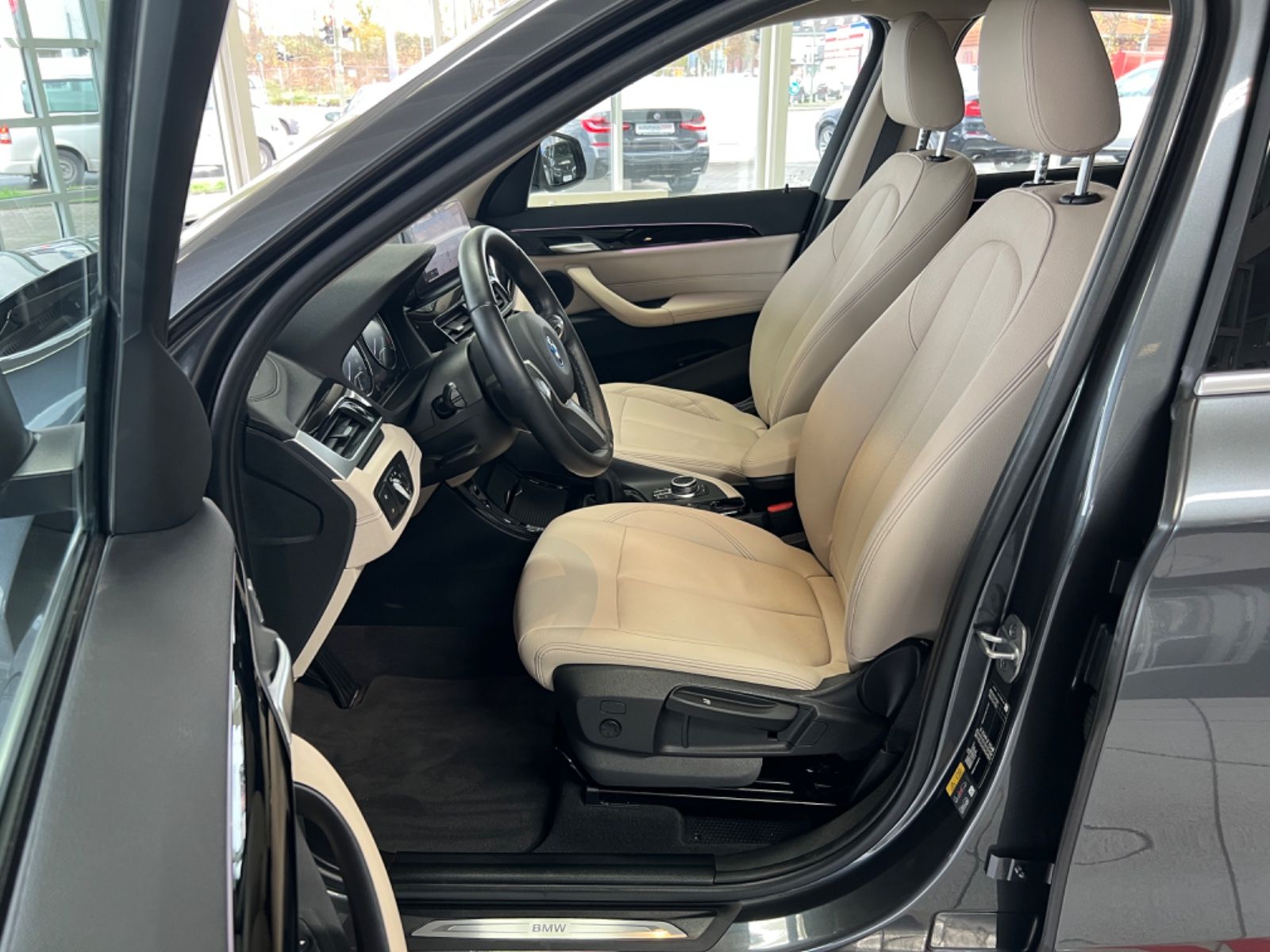 BMW X1 xDrive 25 e xLine - Samsaru's Car Outlet