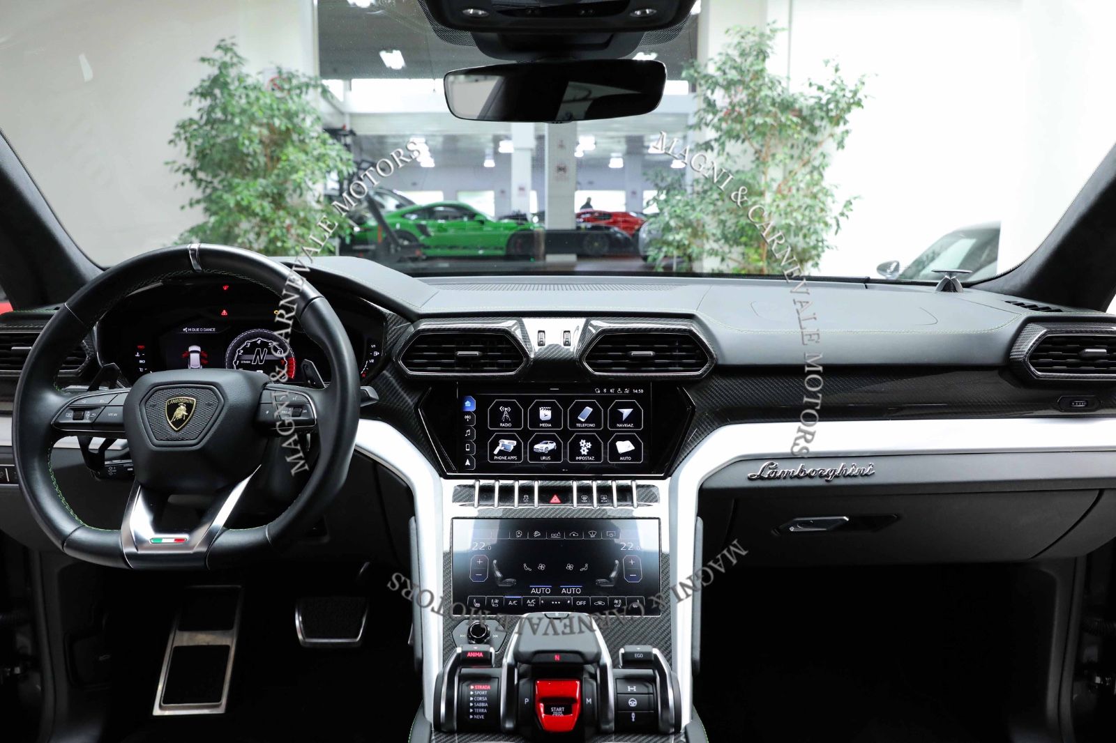 Lamborghini Urus - Samsaru's Car Outlet