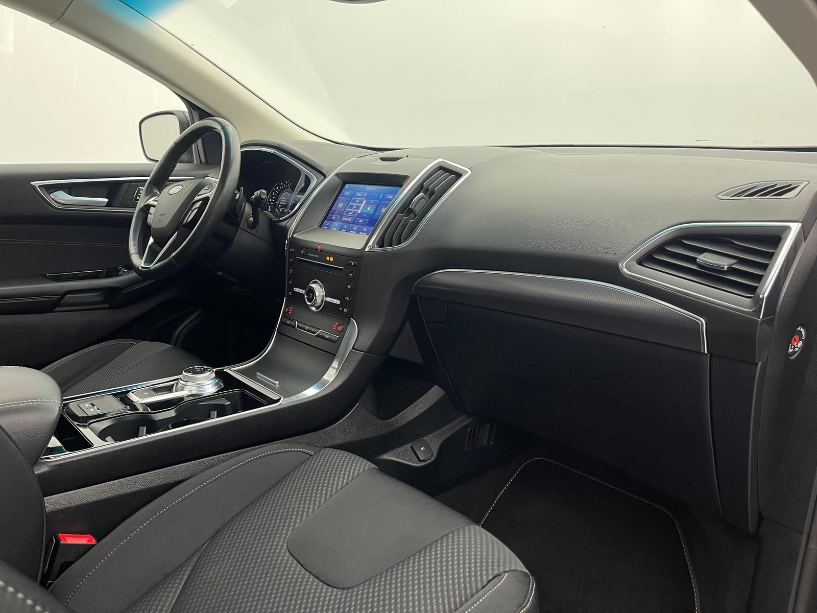 Ford Edge Titanium 4x2 *KAM*AHK*MATRIX*PANO*ACC*B&O*
