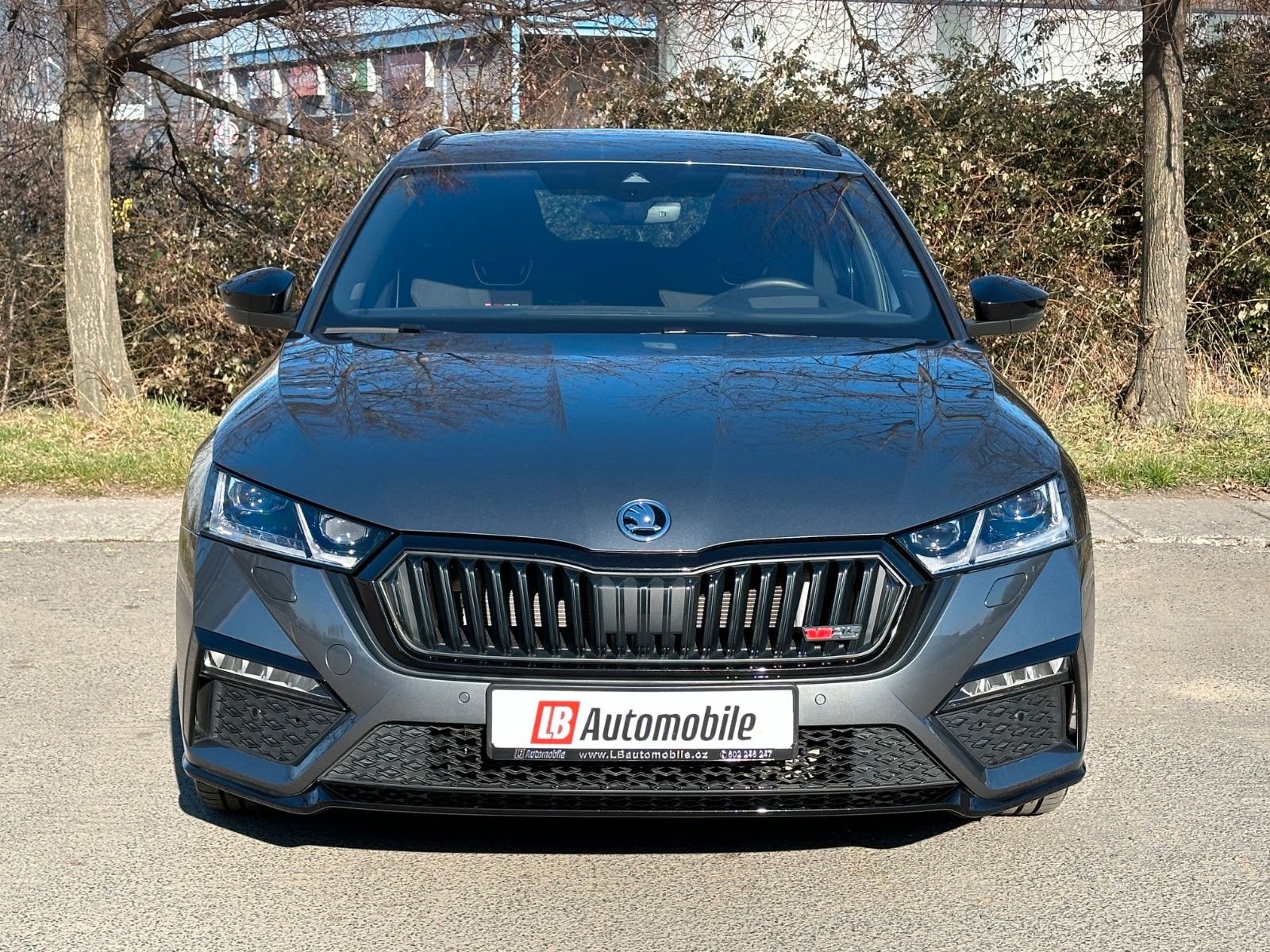 Skoda Octavia Combi RS 2.0TSi DSG - Samsaru's Car Outlet