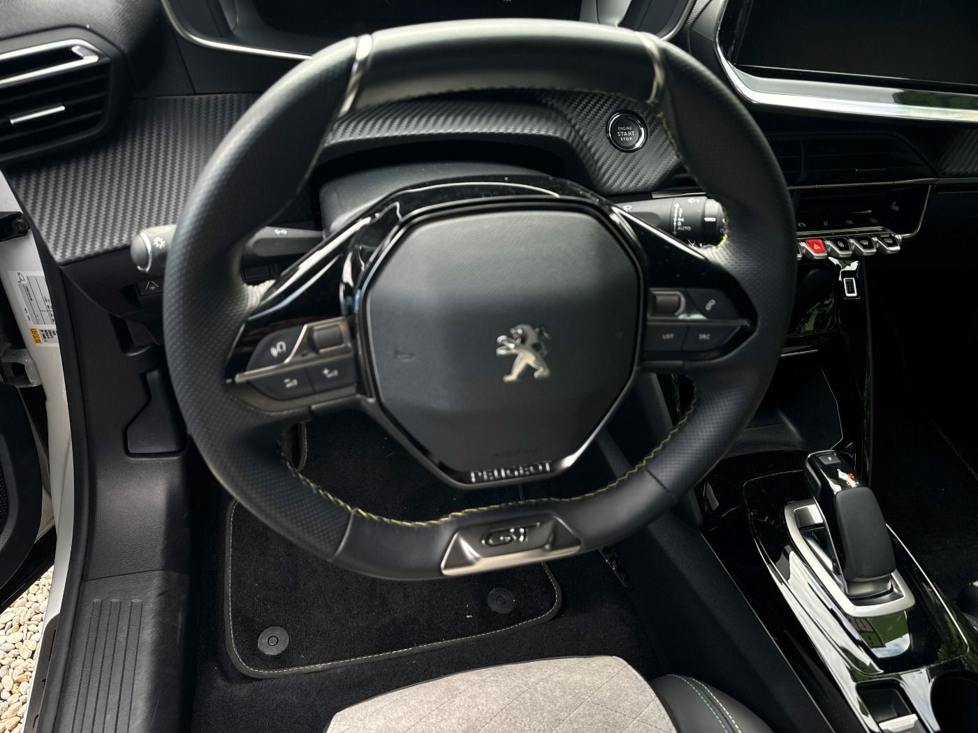 Peugeot 2008 e- GT Pack - Samsaru's Car Outlet
