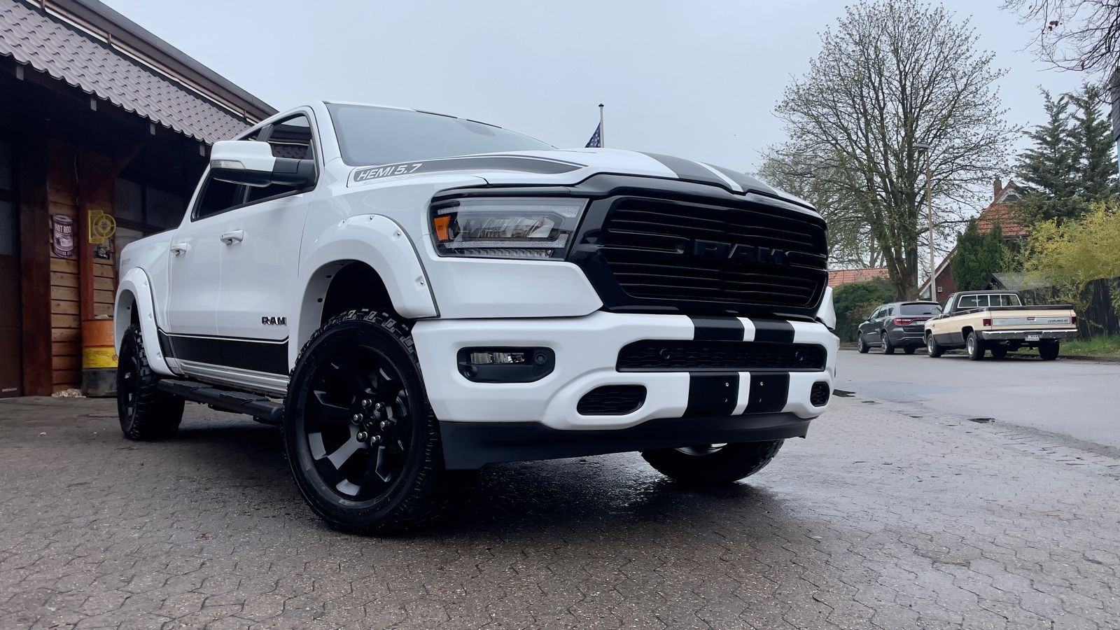 Dodge V8*4X4*OFF-ROAD*LARAMIE/SPORT*LED*AHK*GARANTE*