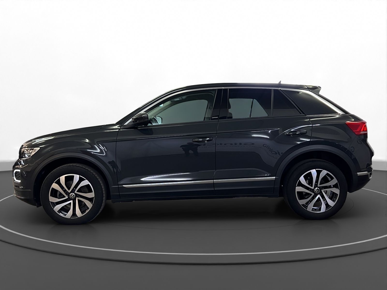 Volkswagen T-Roc 2.0 TDI Active - Samsaru's Car Outlet