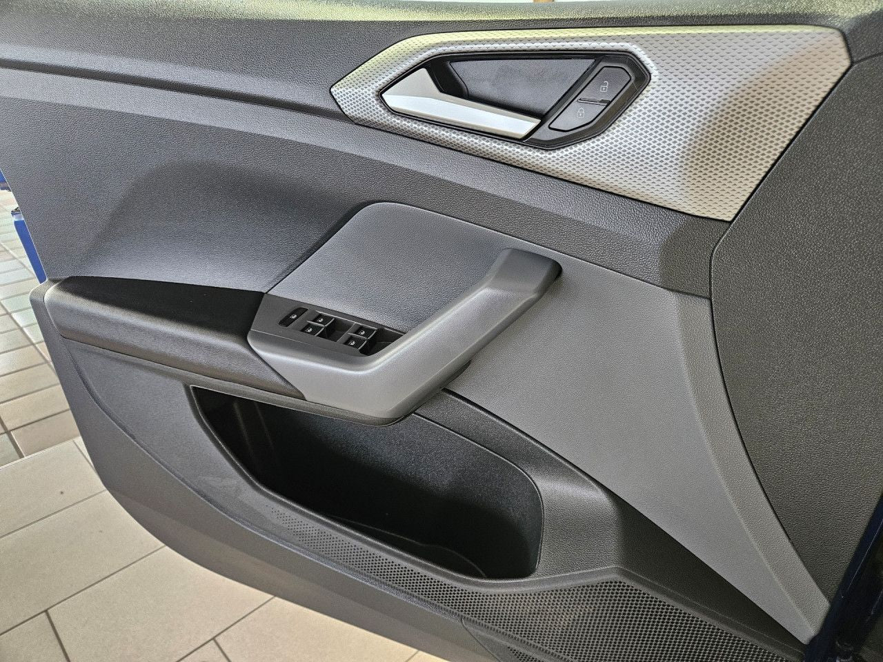 Volkswagen T-Cross 1.0 TSI Active - Samsaru's Car Outlet