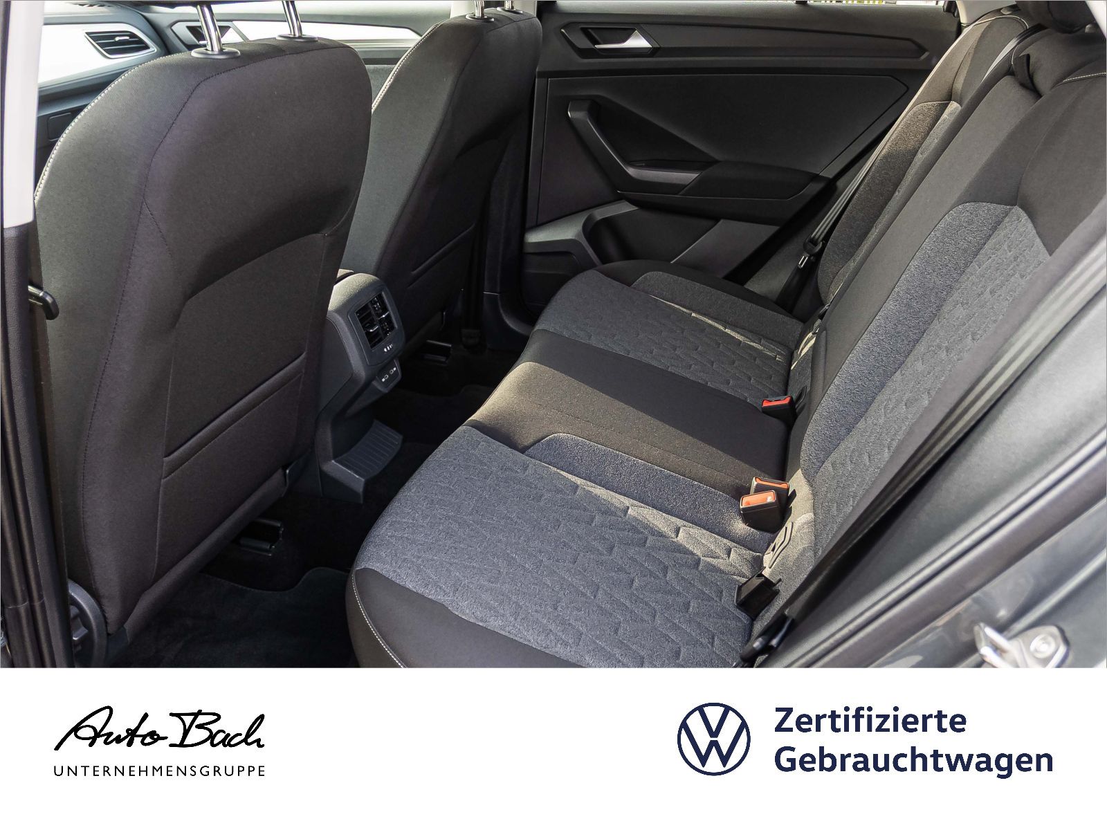 Volkswagen T-Roc 1.5 TSI MOVE DSG - Samsaru's Car Outlet