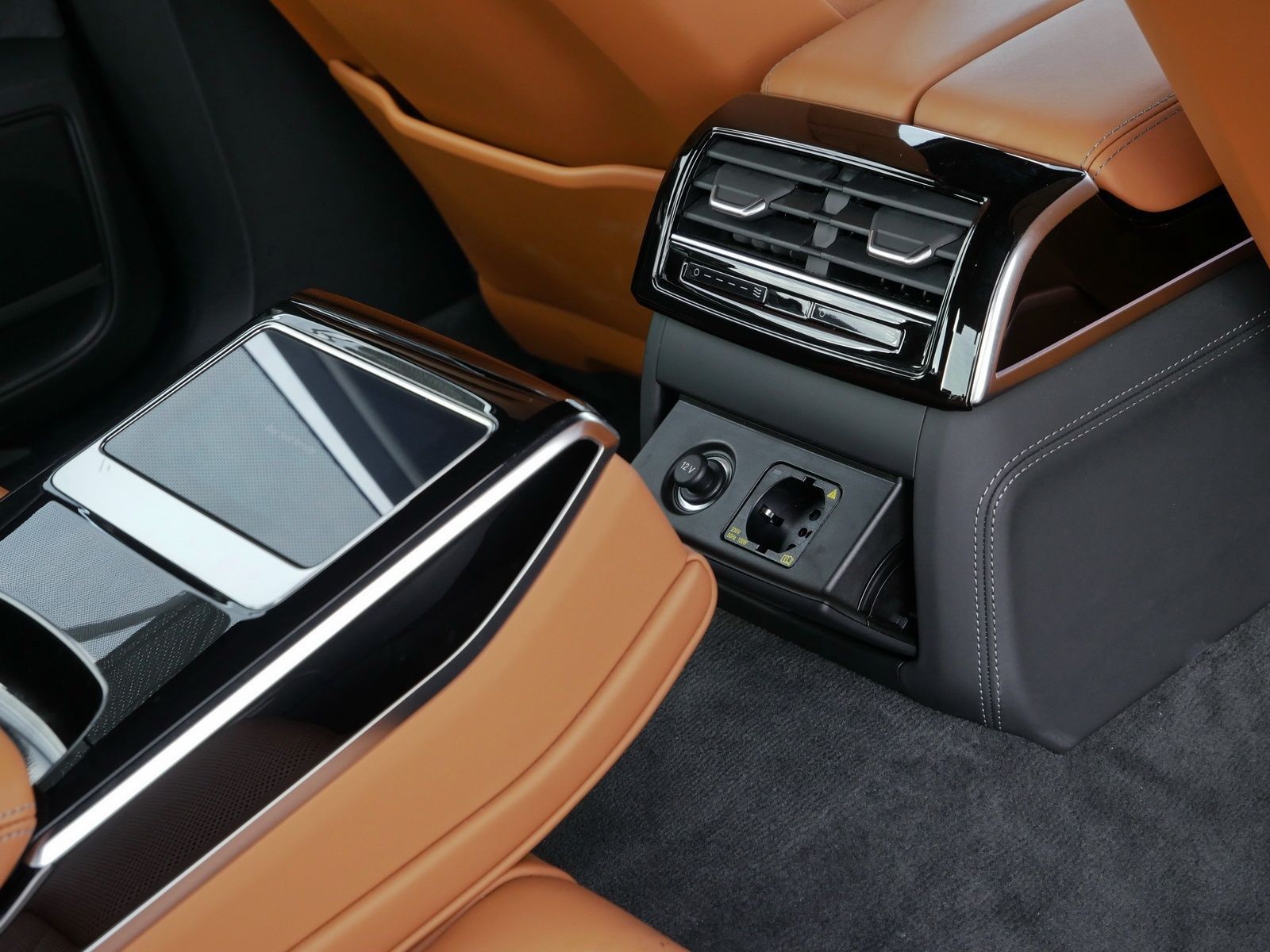 Audi A8 60 TFSI qu. S line - Samsaru's Car Outlet