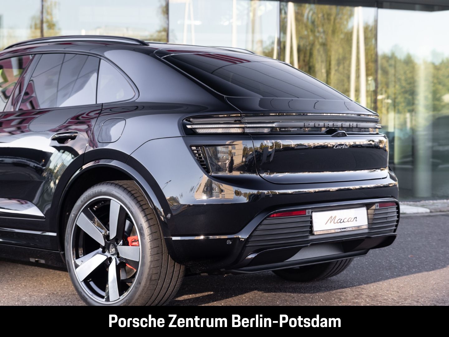 Porsche Macan Turbo LED-Matrix Surround-View InnoDrive